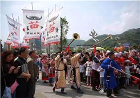 8+4線陣音響系統(tǒng)助陣四川興文(國際)苗族花山節(jié)