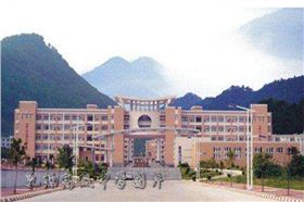 爵士龍暢銷雙12寸中遠程線陣音響走進乳源中學