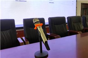 會議室音響設備中無線話筒斷頻跑頻的簡單處理方法【一】