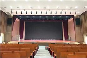 湖南懷化宏宇中學多功能廳選用爵士龍線陣音箱系統