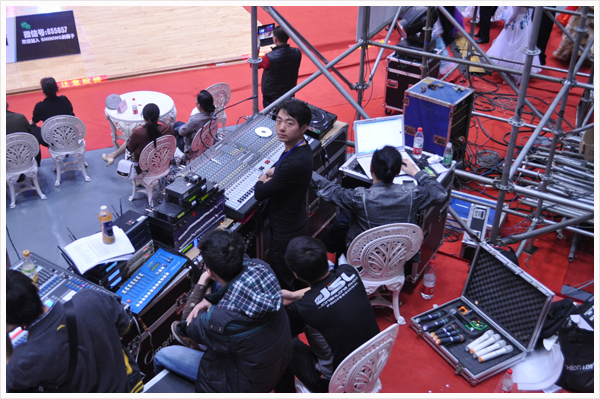 爵士龍案例-花都風神體育館