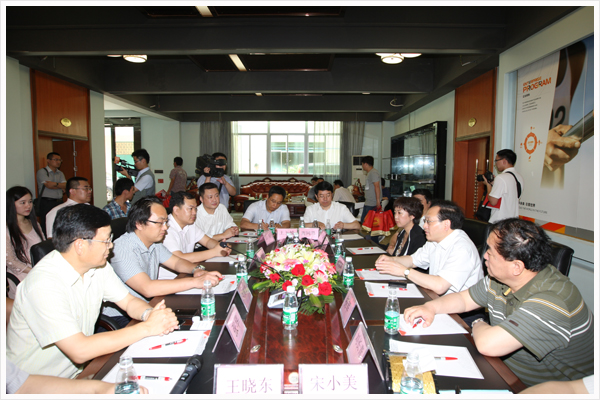 德州市長(zhǎng)蒞臨爵士龍指導(dǎo)工作