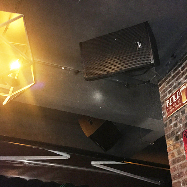 進(jìn)口專業(yè)音響設(shè)備入駐娛樂露天酒吧