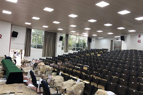 專業音響設備落戶昆明市宜良縣第三中學多功能廳