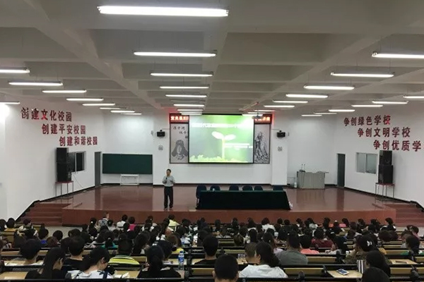 專業音響設備落戶昆明市宜良縣第三中學多功能廳