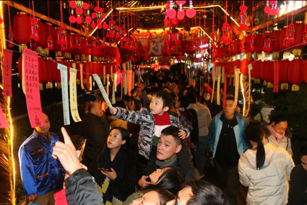 2019年韶關(guān)市“善美韶關(guān)喜樂元宵”百姓文化廣場助陣爵士龍線性陣列音箱