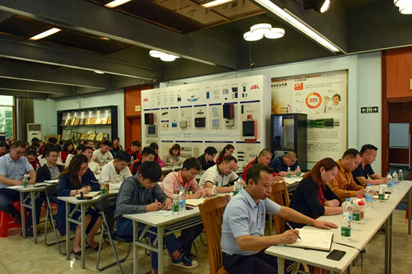 執行力!萬昌邀匯聚金牌講師舉行全員培訓會