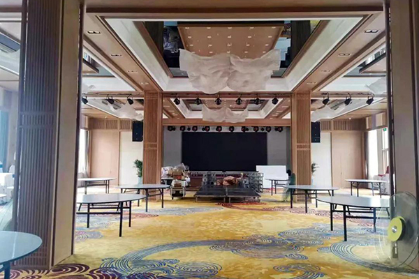 威海市藍湖賓館選用爵士龍GL有源線陣音響產品