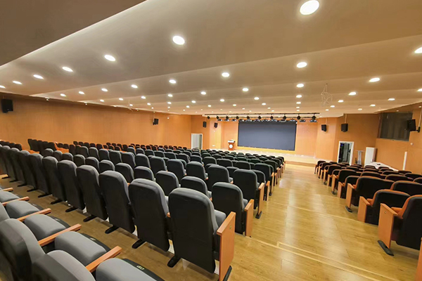 湖南長(zhǎng)沙某學(xué)校多功能體育館選用JSL爵士龍線陣音響系統(tǒng)