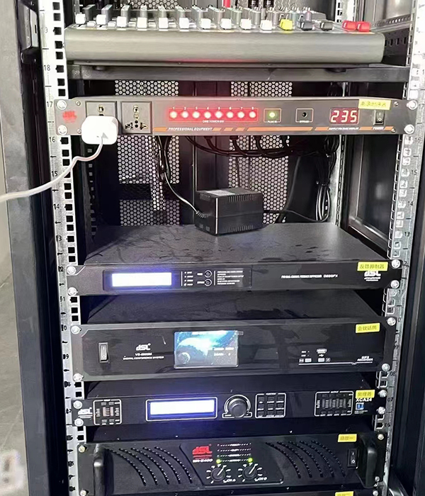 云南普洱某會議室選用爵士龍JSL手拉手視頻會議系統