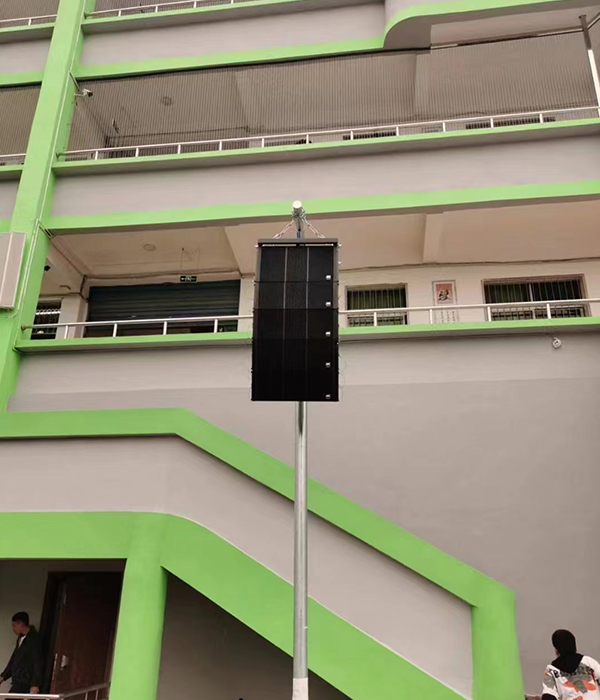 四川南充某學(xué)校體育場(chǎng)選用爵士龍全天候防水線陣音響系統(tǒng)