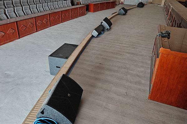 克州阿圖什市新城高級中學報告廳選用爵士龍專業音響