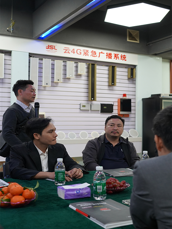 攜手共拓東盟市場——越南客戶參觀爵士龍音響生產基地