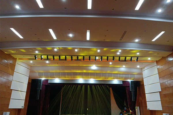 爵士龍專業(yè)音響助力黔陽一中,打造卓越報(bào)告廳