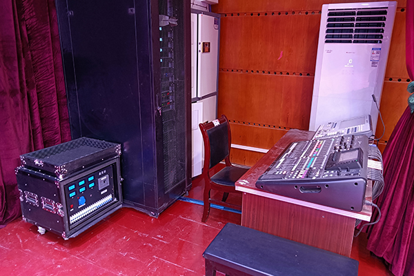 爵士龍專業(yè)音響助力黔陽一中,打造卓越報(bào)告廳